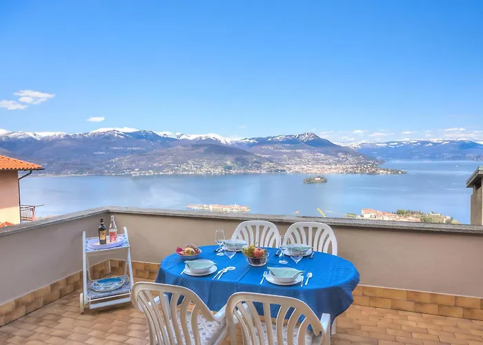 Semesterbostad View Terrace Over The Borromean Isla - Happy